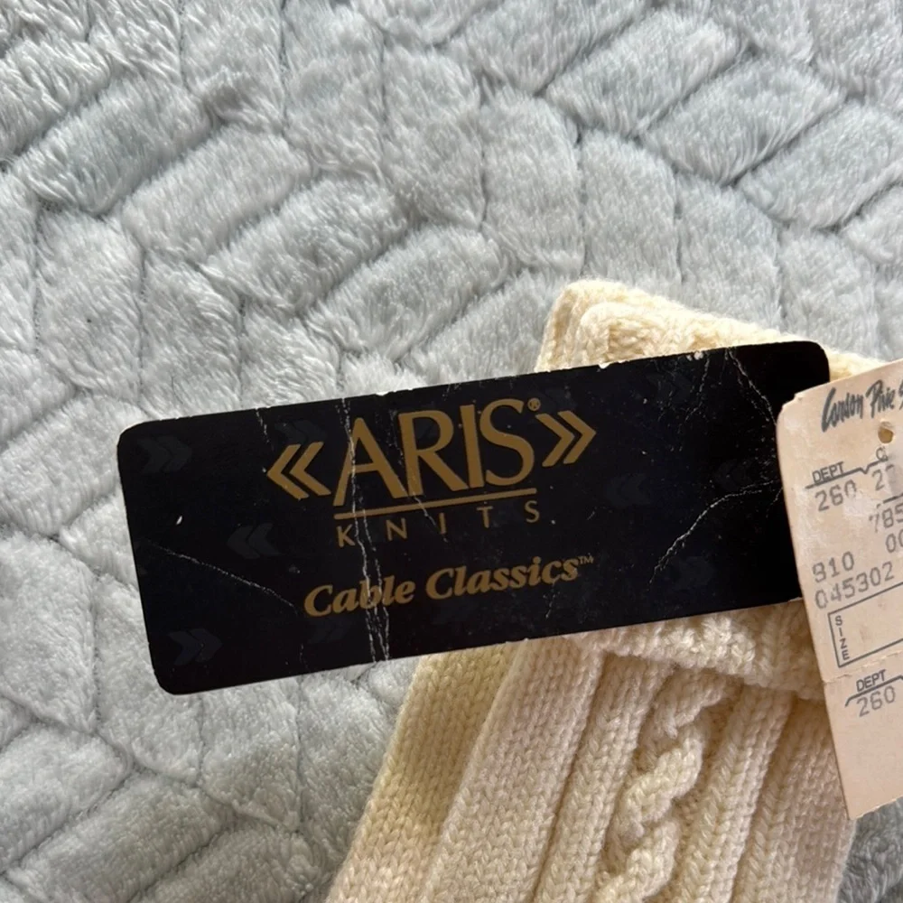 Vintage Aris Cream Knit Gloves
